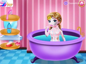 BABY PRINCESS MIA BATHE